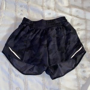 Camo/black lululemon hotty hot shorts!!